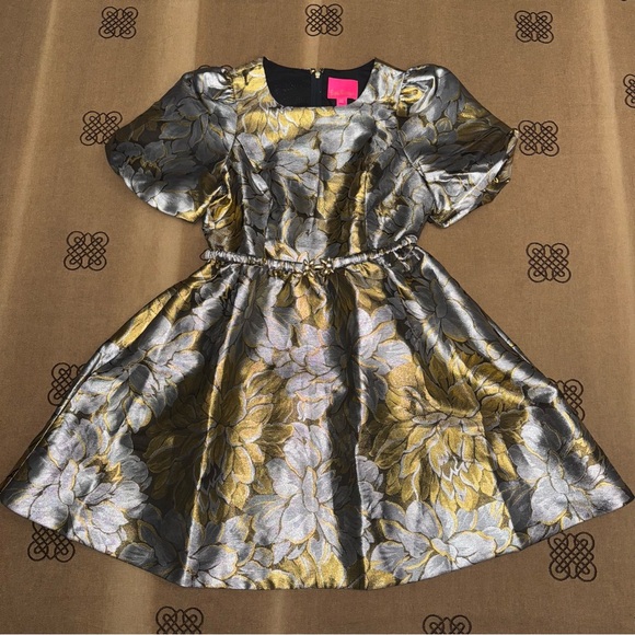 Lilly Pulitzer Priyanka Short Sleeve Dress In Gold Metallic Peony Parade Brocade - Picture 5 of 17